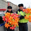 Сотрудники Госавтоинспекции Новосибирска поздравили  женщин с Международным женским днем