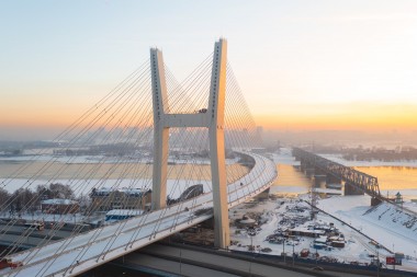 ДУХ  ЗАХВАТЫВАЕТ!.. НЕПОНЯТНО, ПРАВДА, ОТ ЧЕГО