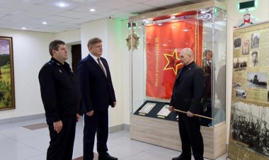 ...И ГРАНИЦУ ХРАНИТ ПОГРАНИЧНИК ...И ГРАНИЦУ ХРАНИТ ПОГРАНИЧНИК